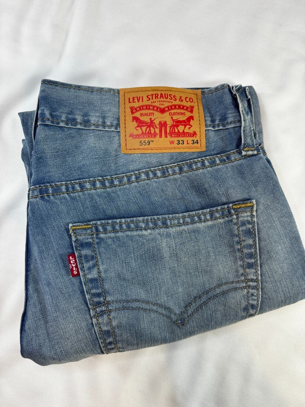 Levi's 559 Men's Jeans 33x34 Relaxed Straight Leg Light Wash Blue Denim